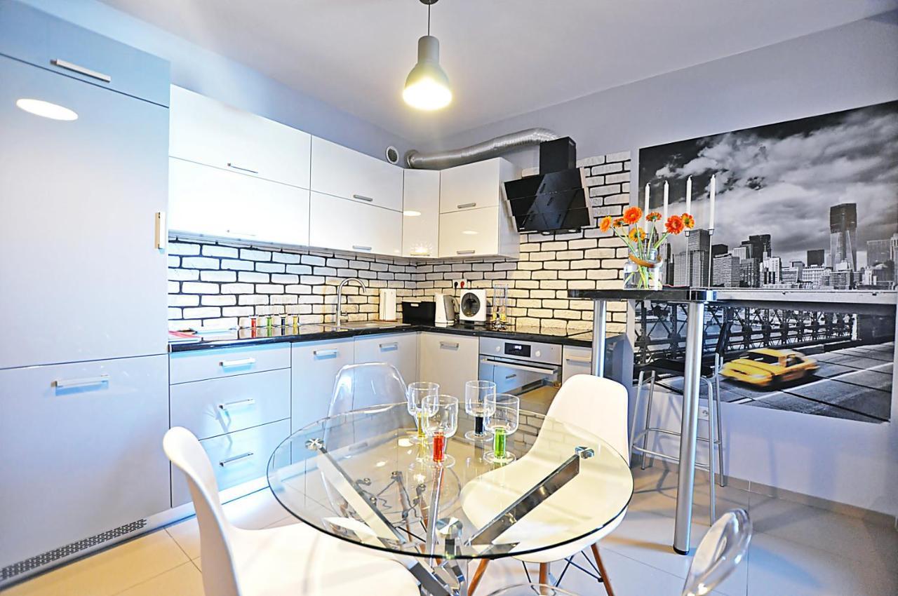 Designomania - Nadwiślańska 11 * Kraków